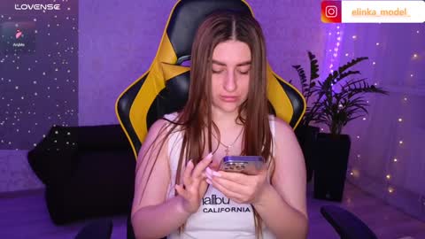 Elina online show from December 2024 05:52:01 PM