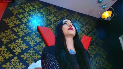 Elinne hendrix  online show from November 2025 12:36:02 PM