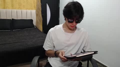 Snapshot of elio_collem chatting on January 2025 09:32:02 PM ELIO online show from January 2025 09:32:02 PM