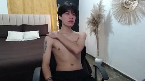 Snapshot of elio_collem chatting on October 2025 08:24:02 AM ELIO online show from October 2025 08:24:02 AM