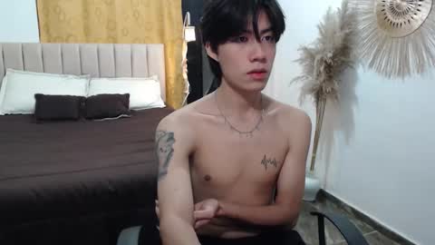 Snapshot of elio_collem chatting on November 2025 08:28:02 AM ELIO online show from November 2025 08:28:02 AM