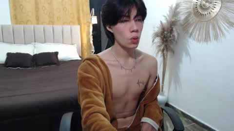 Snapshot of elio_collem chatting on November 2025 08:26:02 AM ELIO online show from November 2025 08:26:02 AM