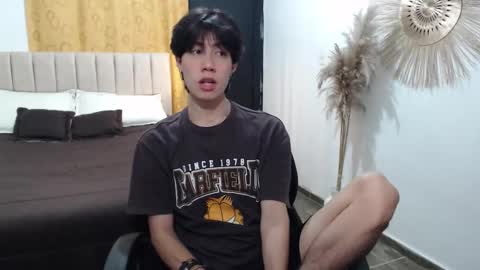 Snapshot of elio_collem chatting on November 2025 08:23:02 AM ELIO online show from November 2025 08:23:02 AM