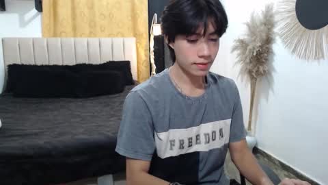 Snapshot of elio_collem chatting on March 2026 04:07:02 AM ELIO online show from March 2026 04:07:02 AM