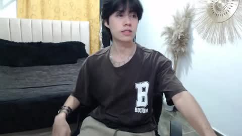 Snapshot of elio_collem chatting on May 2026 02:30:01 AM ELIO online show from May 2026 02:30:01 AM
