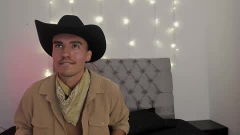 Snapshot of elio_dicaprio chatting on November 2025 02:24:02 AM elio_dicaprio online show from November 2025 02:24:02 AM