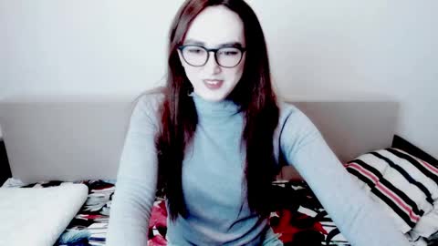 Snapshot of elisa_2001 chatting on April 2026 10:30:01 AM Liza online show from April 2026 10:30:01 AM
