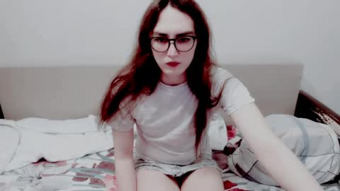 Snapshot of elisa_2001 chatting on May 2026 06:19:01 AM Liza online show from May 2026 06:19:01 AM