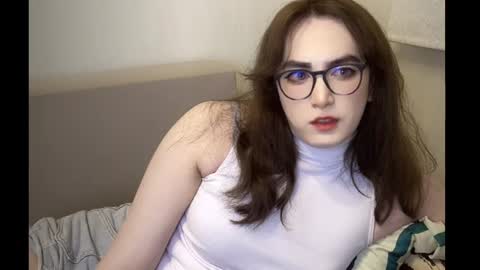 Snapshot of elisa_2001 chatting on August 2026 08:44:01 PM Liza online show from August 2026 08:44:01 PM