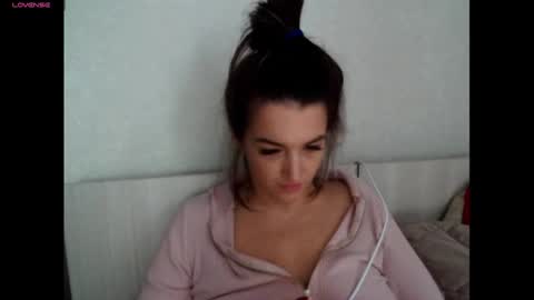 Snapshot of elisa_dove208 chatting on October 2025 05:18:01 AM elisa_dove208 online show from October 2025 05:18:01 AM