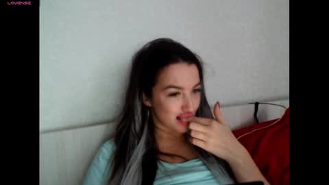 Snapshot of elisa_dove208 chatting on October 2025 06:34:01 AM elisa_dove208 online show from October 2025 06:34:01 AM