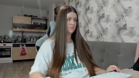 Aletta Oushen online show from December 2025 12:54:01 PM