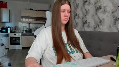 Aletta Oushen online show from December 2025 07:14:02 AM