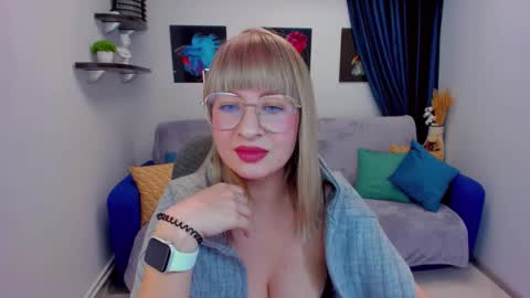 Snapshot of elisabethmills chatting on December 2024 01:49:02 PM Elisabeth online show from December 2024 01:49:02 PM