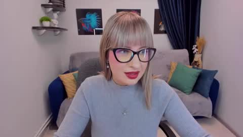 Snapshot of elisabethmills chatting on January 2025 02:52:02 PM Elisabeth online show from January 2025 02:52:02 PM