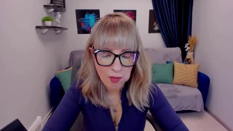 Snapshot of elisabethmills chatting on January 2025 05:12:02 PM Elisabeth online show from January 2025 05:12:02 PM