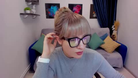 Snapshot of elisabethmills chatting on January 2025 07:49:01 PM Elisabeth online show from January 2025 07:49:01 PM