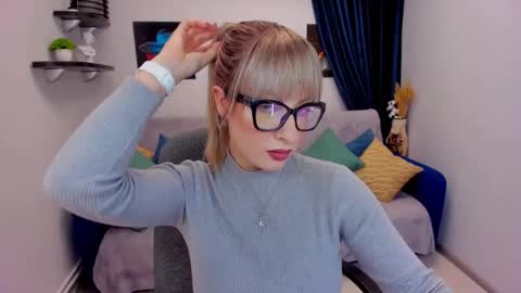 Snapshot of elisabethmills chatting on January 2025 03:32:01 PM Elisabeth online show from January 2025 03:32:01 PM