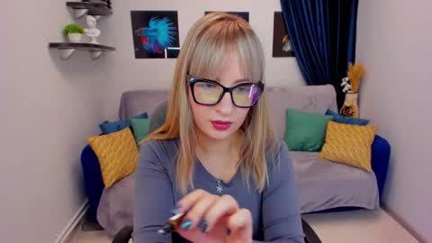 Snapshot of elisabethmills chatting on January 2025 06:52:01 PM Elisabeth online show from January 2025 06:52:01 PM