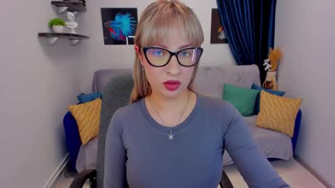 Snapshot of elisabethmills chatting on January 2025 07:53:02 PM Elisabeth online show from January 2025 07:53:02 PM