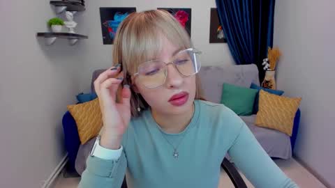 Snapshot of elisabethmills chatting on January 2025 11:41:01 AM Elisabeth online show from January 2025 11:41:01 AM