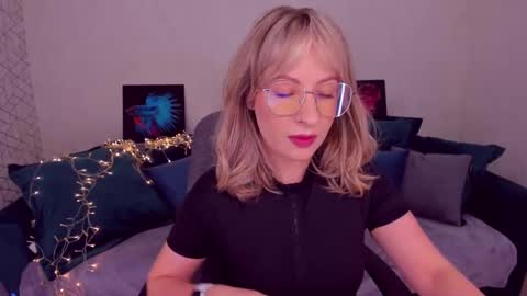 Snapshot of elisabethmills chatting on February 2025 05:32:02 PM Elisabeth online show from February 2025 05:32:02 PM