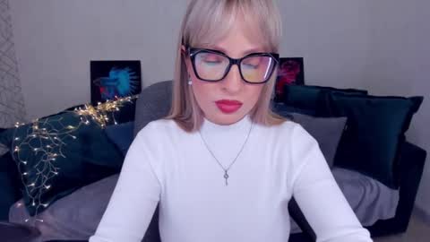 Snapshot of elisabethmills chatting on February 2025 04:59:01 PM Elisabeth online show from February 2025 04:59:01 PM