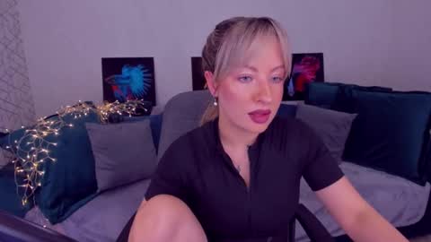 Snapshot of elisabethmills chatting on February 2025 04:58:02 PM Elisabeth online show from February 2025 04:58:02 PM