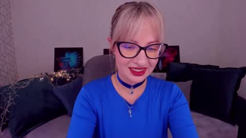 Snapshot of elisabethmills chatting on February 2025 03:05:01 PM Elisabeth online show from February 2025 03:05:01 PM