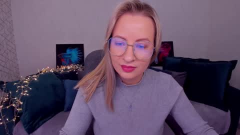 Snapshot of elisabethmills chatting on March 2025 12:11:02 PM Elisabeth online show from March 2025 12:11:02 PM