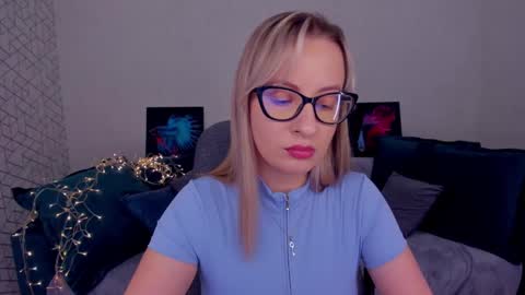 Snapshot of elisabethmills chatting on March 2025 02:29:01 PM Elisabeth online show from March 2025 02:29:01 PM