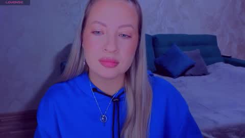 Snapshot of elisabethmills chatting on October 2025 09:04:01 PM Elisabeth online show from October 2025 09:04:01 PM