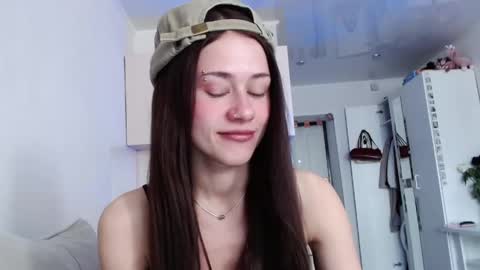 Snapshot of eliscuteblonde chatting on May 2026 06:19:02 AM Elis online show from May 2026 06:19:02 AM