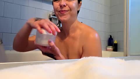 Snapshot of elisehipele chatting on September 2025 01:38:01 PM elisehipele online show from September 2025 01:38:01 PM