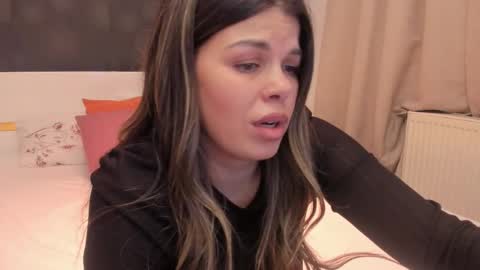 Elly online show from March 2026 06:48:01 PM