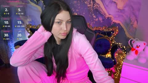 elisevelour online show from April 2026 12:35:01 PM