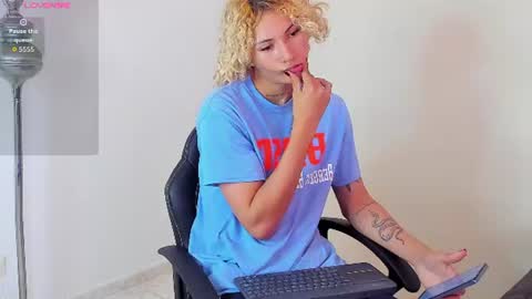 Snapshot of elite__models chatting on July 2026 07:50:01 PM Valentino Konny y Jhon online show from July 2026 07:50:01 PM
