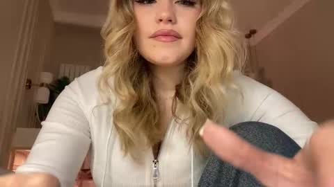 Stephanie online show from March 2026 08:09:01 PM