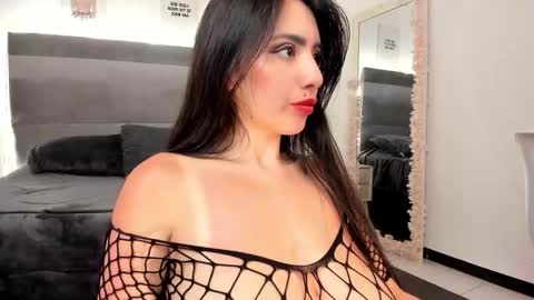 Elizabeth  online show from March 2025 04:13:02 PM