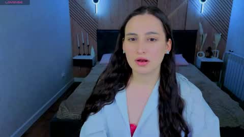Snapshot of elizabet_collins chatting on May 2026 08:44:02 AM Elizabet online show from May 2026 08:44:02 AM