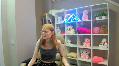 Snapshot of elizabeth_harpper chatting on February 2025 09:15:02 AM Elizabeth online show from February 2025 09:15:02 AM