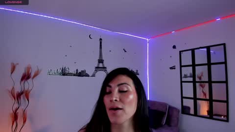 Snapshot of elizabeth_taylor_b chatting on December 2024 08:29:01 PM Elizabeth online show from December 2024 08:29:01 PM