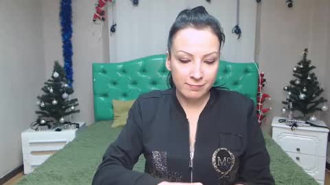 Snapshot of elizabethsho chatting on January 2025 12:49:01 AM ElizabethSho online show from January 2025 12:49:01 AM
