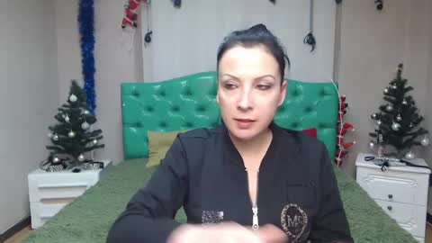 Snapshot of elizabethsho chatting on January 2025 03:50:02 AM ElizabethSho online show from January 2025 03:50:02 AM