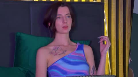 Elizabet online show from January 2025 02:24:02 PM