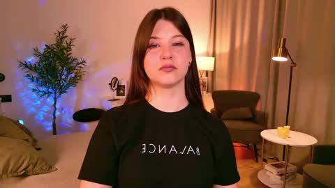 Snapshot of elizamild chatting on May 2026 05:35:01 AM Eliza online show from May 2026 05:35:01 AM