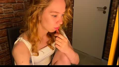 Snapshot of elizastorm chatting on June 2026 07:23:02 PM Eliza online show from June 2026 07:23:02 PM