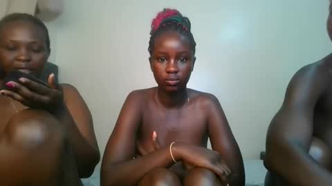 Snapshot of ella3_ chatting on June 2026 09:32:02 PM ella3_ online show from June 2026 09:32:02 PM