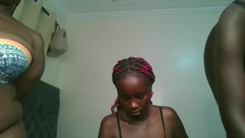 Snapshot of ella3_ chatting on June 2026 10:41:01 AM ella3_ online show from June 2026 10:41:01 AM