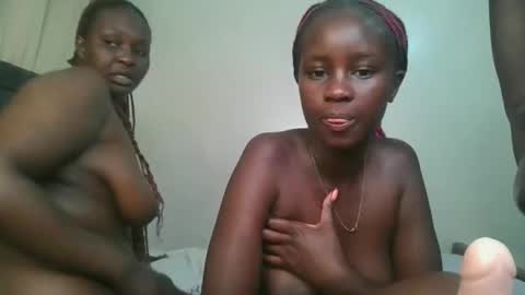 Snapshot of ella3_ chatting on June 2026 10:46:02 PM ella3_ online show from June 2026 10:46:02 PM